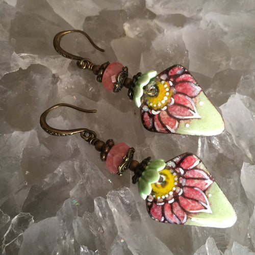 Shorty Flower in Green and Pink Enamel