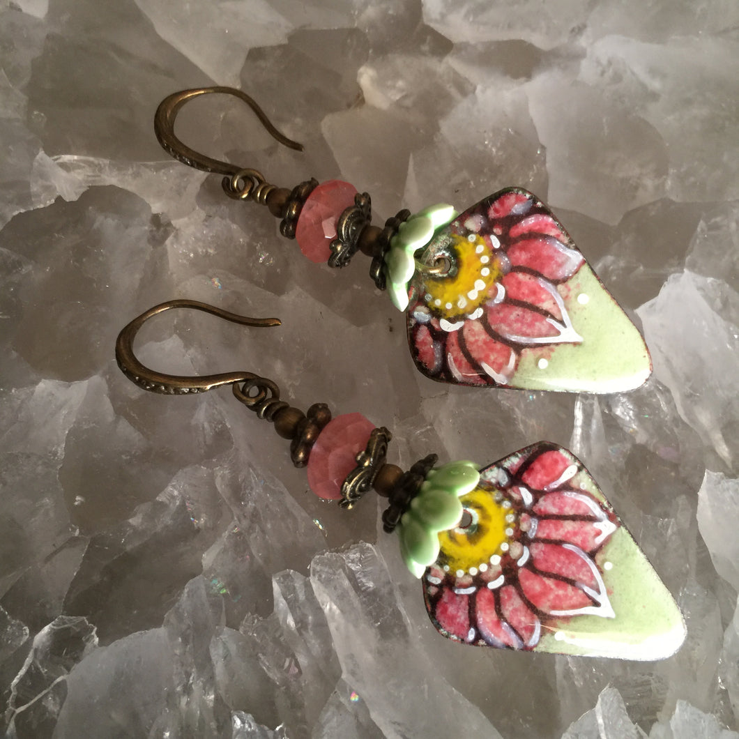 Shorty Flower in Green and Pink Enamel