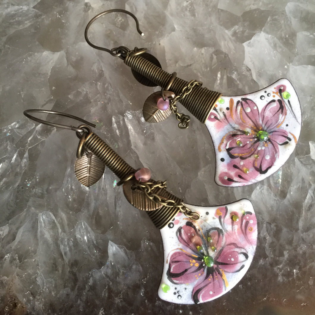 Flower Cutout in White and Pink Enamel