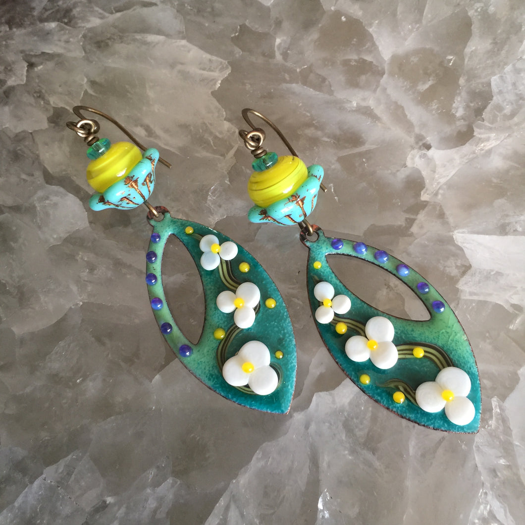 Textured Point in Teal and Yellow Enamel